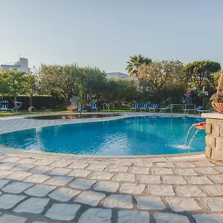 Ideal Hotel