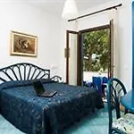 Ideal Hotel 3*